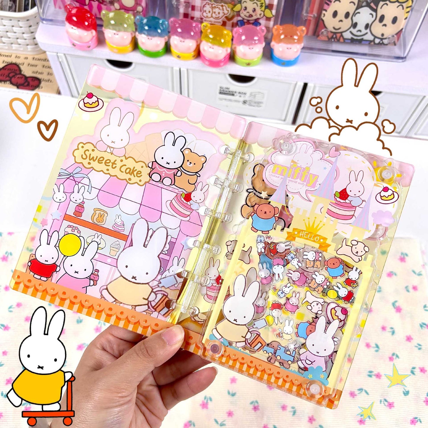 Acrylic shaking book A16